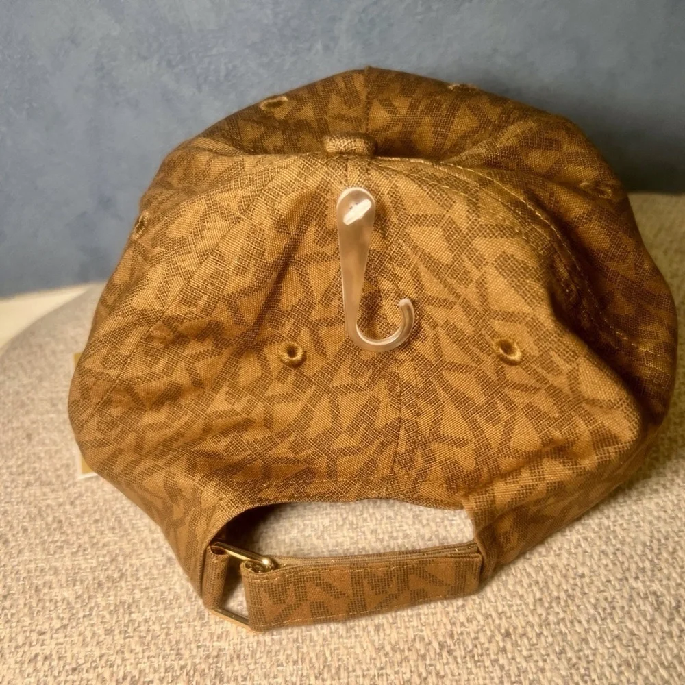 NWT Michael Kors Signature Logo Cap